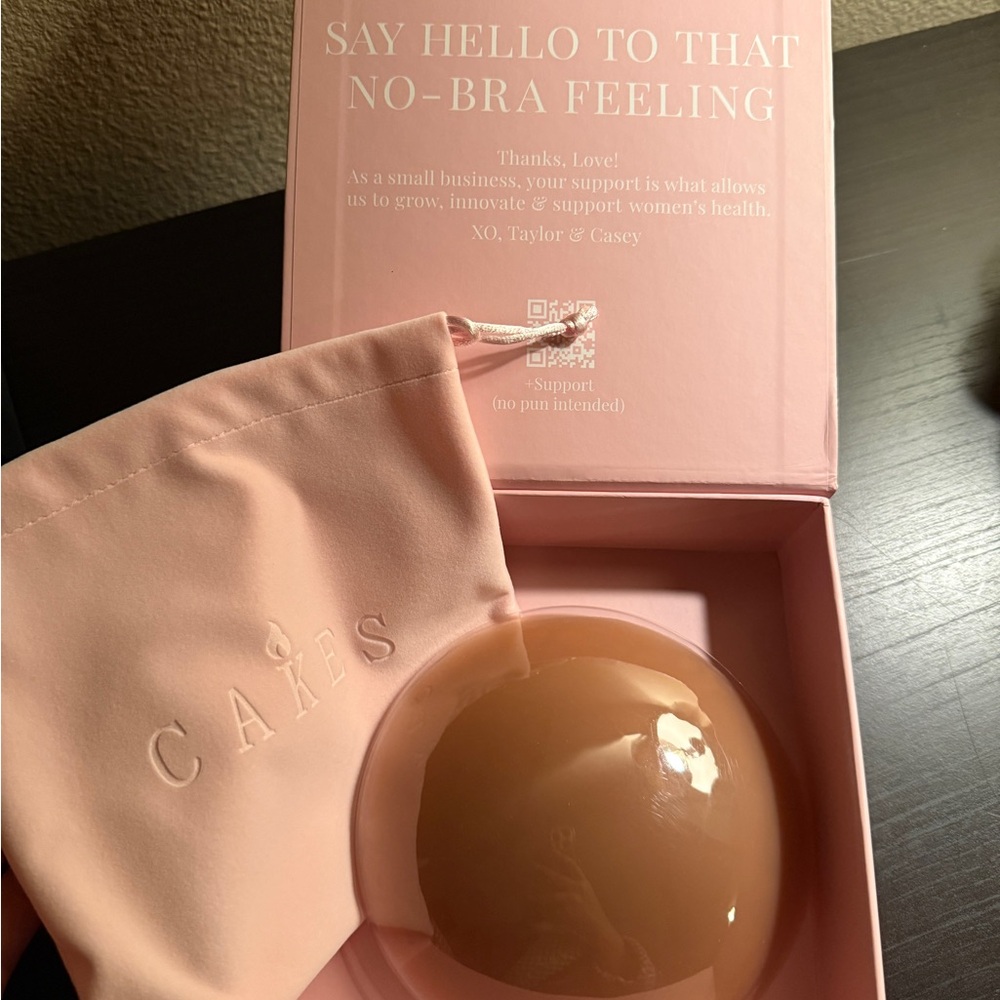 Cakes body nipple cover caramel plus sz  never worn
